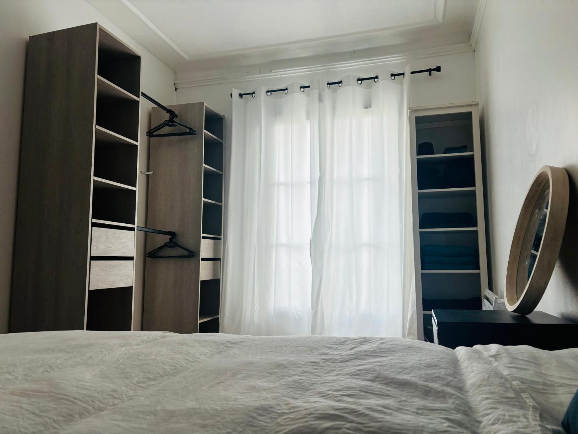 La Maison Du Bonheur A Charonne Paris Bagian luar foto